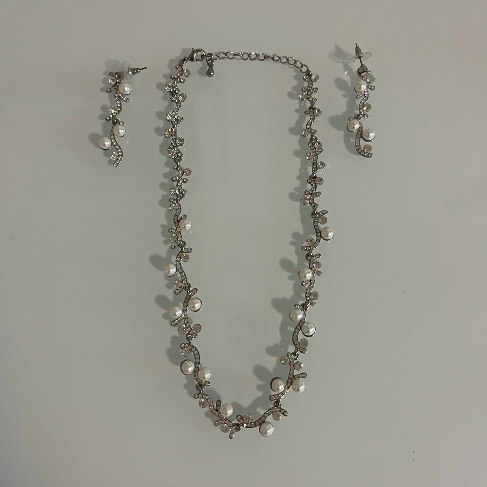 Silver Pearl and Crystal Necklace Set